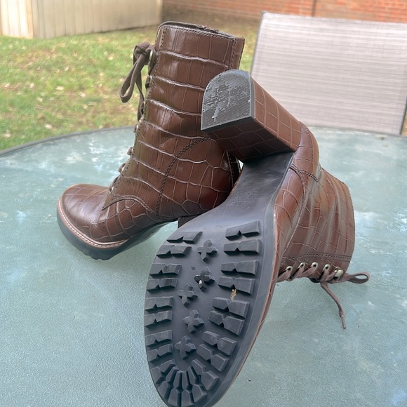 Beautiful, Luxurious, well kept, worn once…Durable…Safety In These Streets - Picture 2 of 4